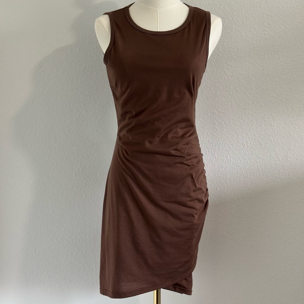 Elegant Brown Sleeveless Dress